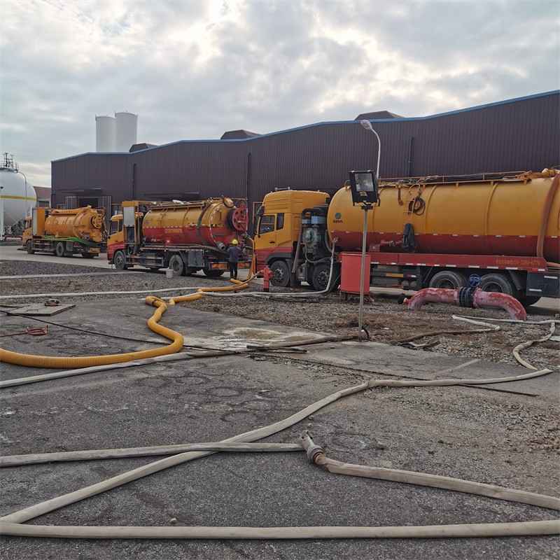 巴彦污水池清理